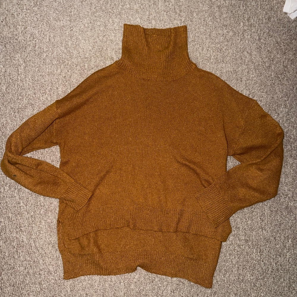 ✨4 for $15✨ Light brown high low turtleneck sweater